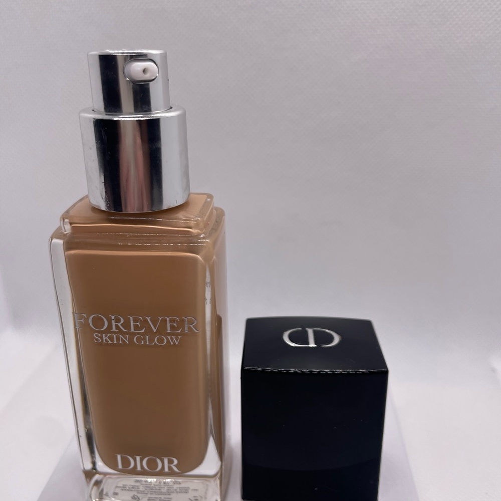 Dior Forever Skin Glow Foundation in 3N